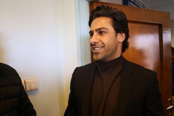 سرمربی تیم ملی امید از نزدیک بازی فولاد - سپاهان را تماشا کرد