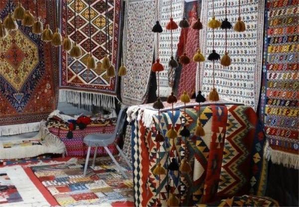 خبرنگاران وزیر میراث فرهنگی بازارچه صنایع دستی بوشهر را افتتاح کرد